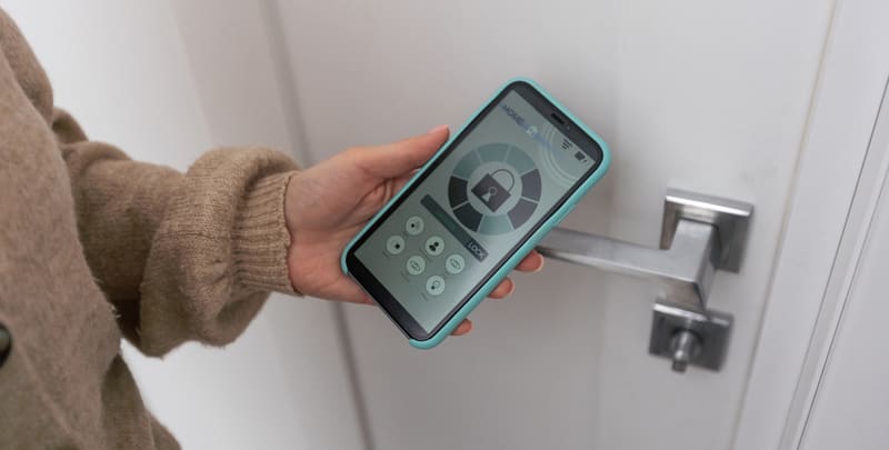 smart door lock that is operated with a smartphone app